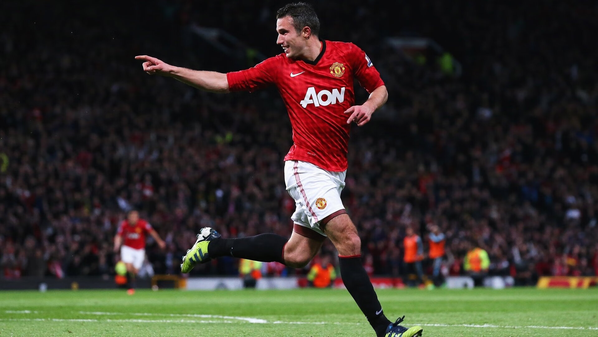 “智慧足球场地：AI裁判与实时数据分析应用推广”，智慧足球公园