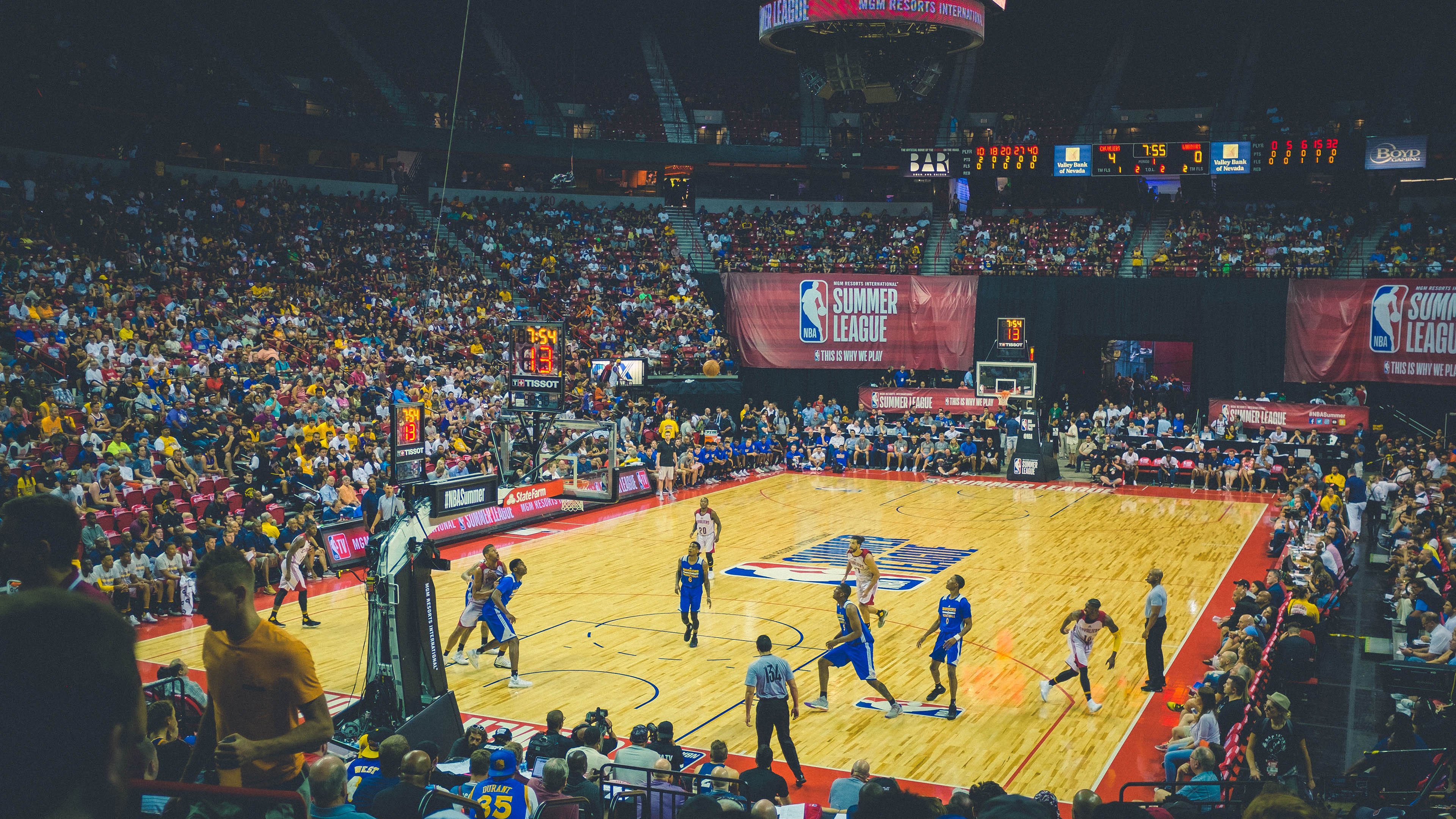 人工智能技术在电竞领域的应用：辅助训练与战术分析，人工智能对抗赛